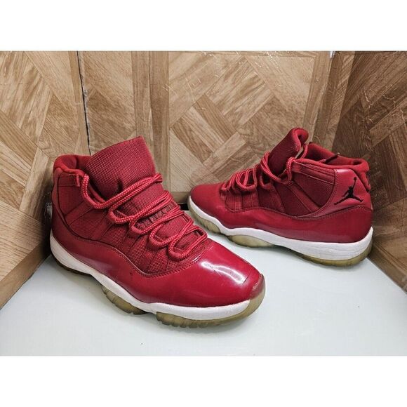 Jordan Men's 11 Retro Win Like 96 Red Shoes Size 10.5.  603 - Picture 1 of 13